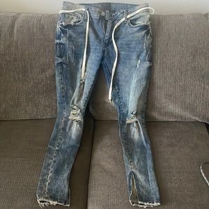 Blue YoungLA distressed jeans with zippered ankles. Size 32/30